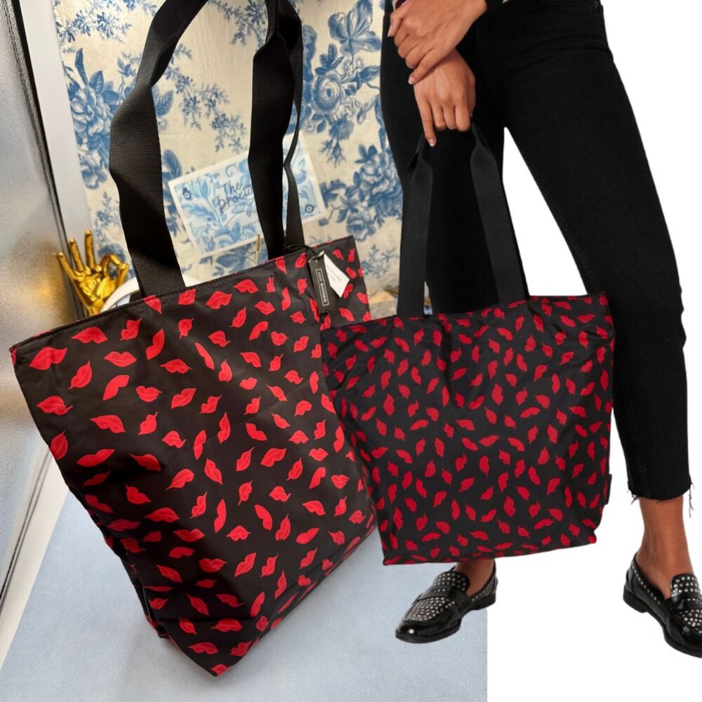 🆕 LULU GUINNESS 🧿 NWT Hand Painted Lips Nylon Zip Tote